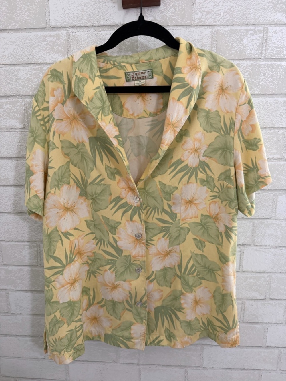 Tommy Bahama Silk Upscale Tropical Beach Floral Button Up Blouse M #3073